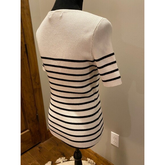 Zesica Sweater Size XL Fits Like Medium Cream Black Striped  Short Sleeve Casual - Picture 4 of 9